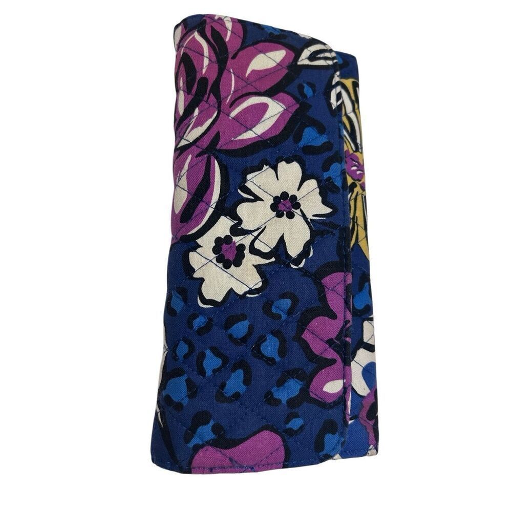 Vera Bradley Trifold Organizer Wallet African Violet retired pattern - Picture 1 of 6